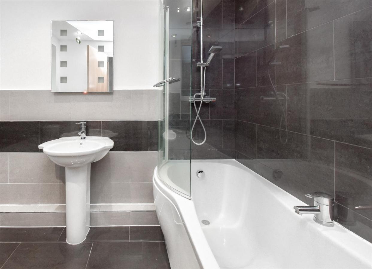 Foxley Place: Mk House For Large Groups Ferienhaus *