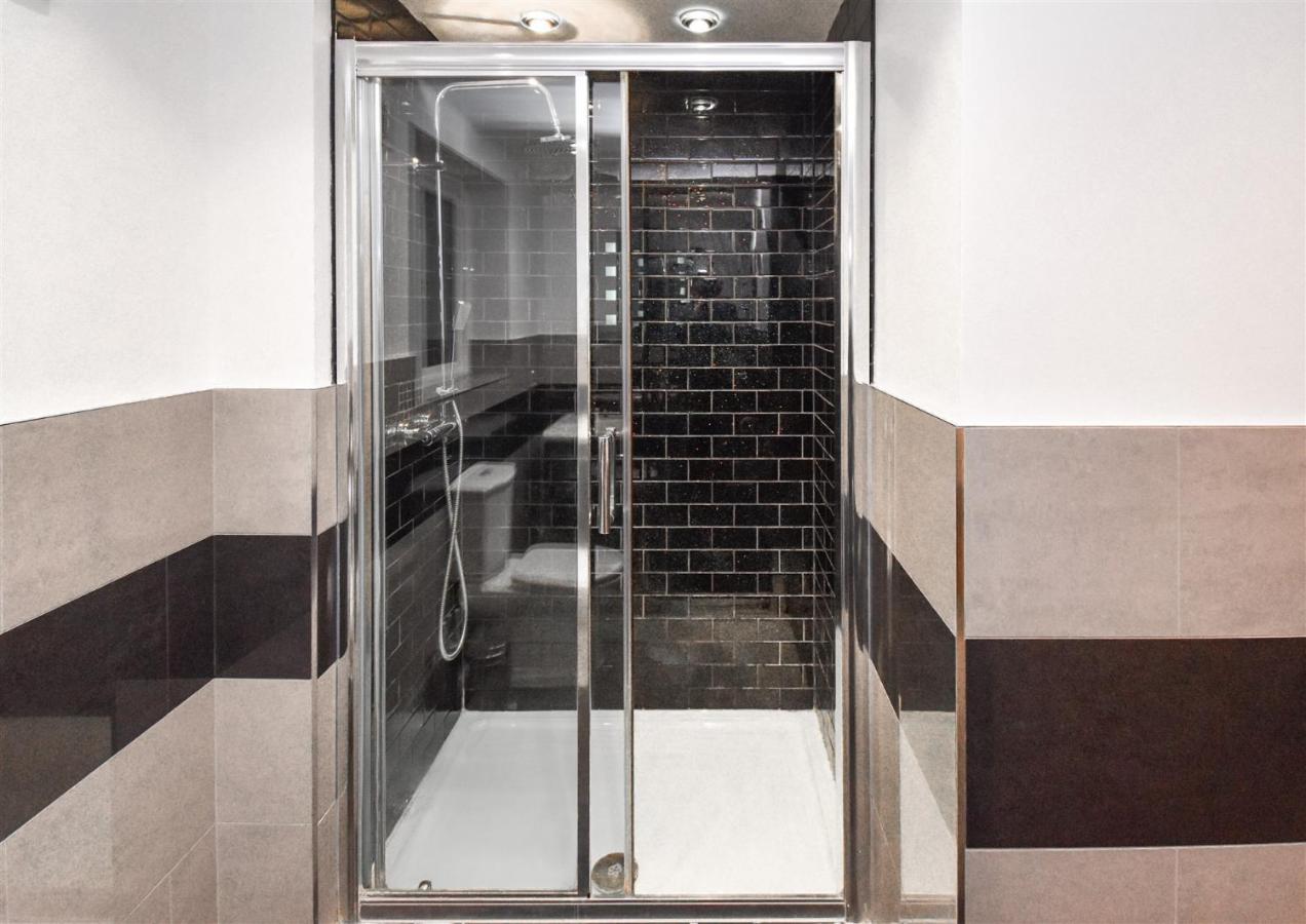 Ferienhaus Foxley Place: Mk House For Large Groups Milton Keynes